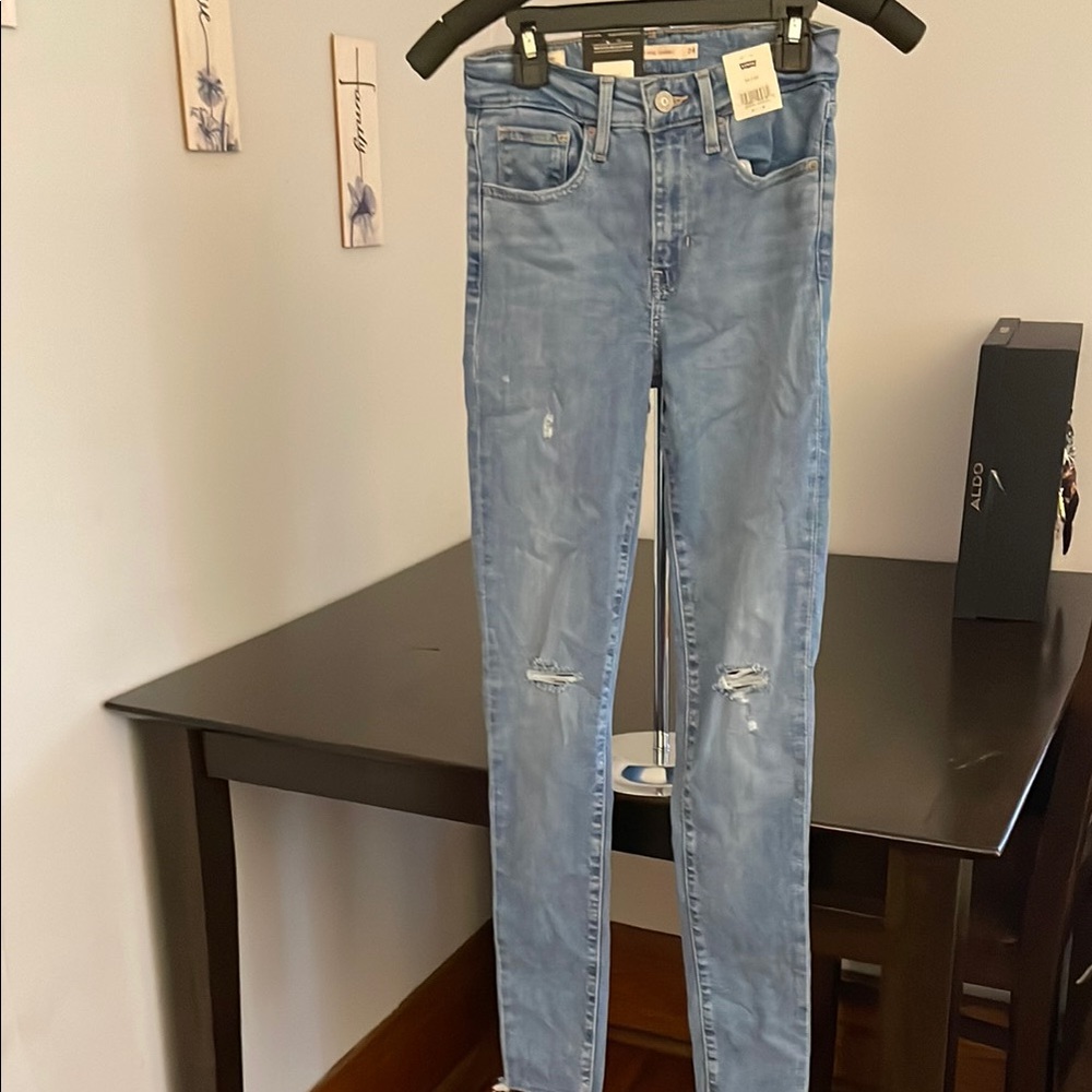Levis 721 High Rise Skinny Jeans